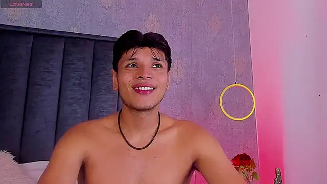 Alejandroo_Montenegro live cam on StripChat