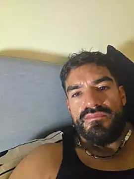 piggylatino live cam on StripChat