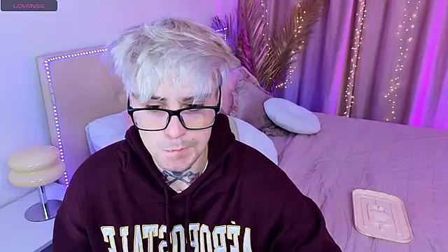 drillfi11 live cam on StripChat