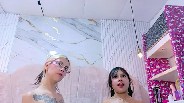 Yliria_Samy live cam on StripChat