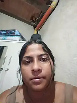 Giselabrunette25 webcam