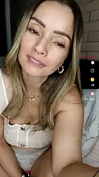 Loly_Horny webcam