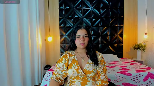 Veyra_Thaliaa webcam