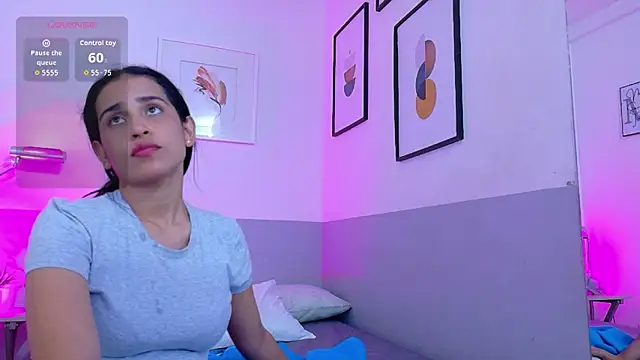 NaughtyyMommyyy webcam