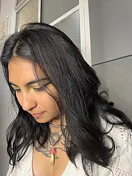 Velvet_Mysstic webcam