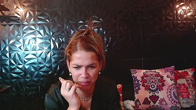 PINK__LOLA1 webcam