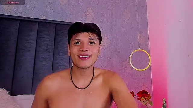 Alejandroo_Montenegro live cam on StripChat