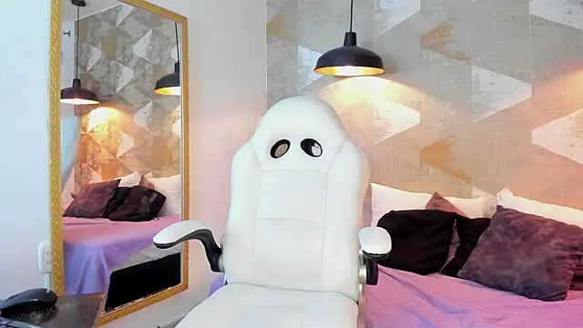 LalilaBrunettee webcam