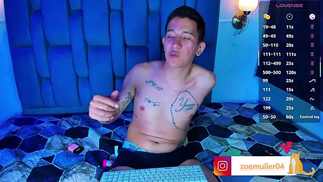 zoe_axel1's live room