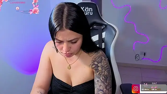 Victoryyy_ live cam on StripChat