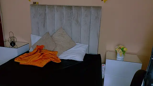 Charlotte_Olsen_ live cam on StripChat