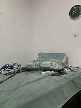 bigdick211292 live cam on StripChat