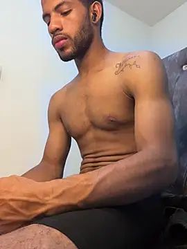 Criistian_prado live cam on StripChat