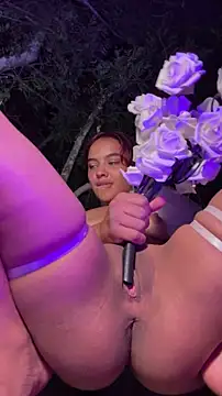 mariannella (F young) - fucking my pussy with the bouquet