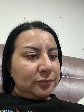 Abril_Luv live cam on StripChat