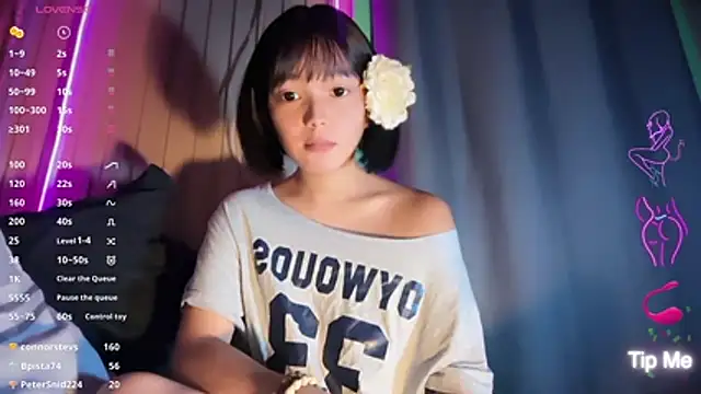 cutie_lisa18 (T teen) - BUZZ ME OWN ME AND OWN MY CUM