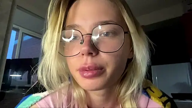 KimberliBaskerville live cam on StripChat