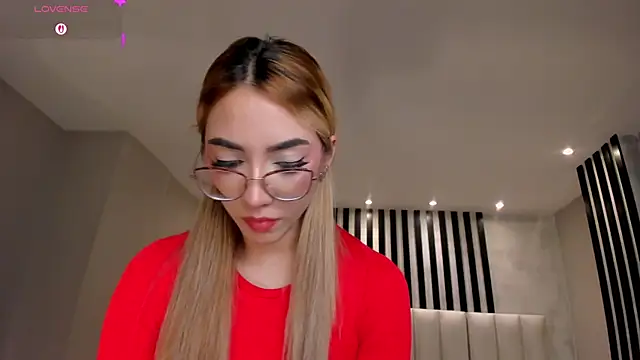 SophieLafont live cam on StripChat