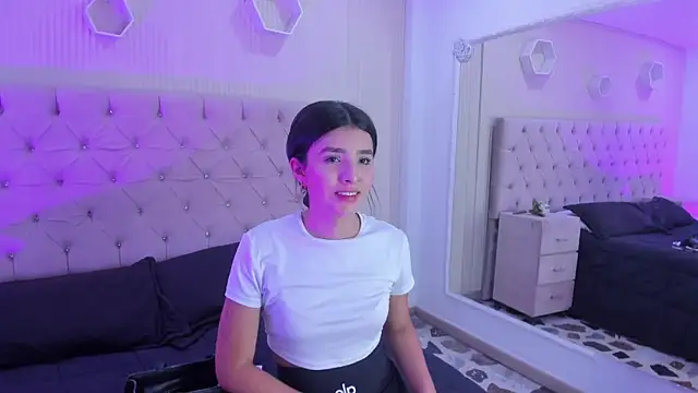 MelodyPrice live cam on StripChat