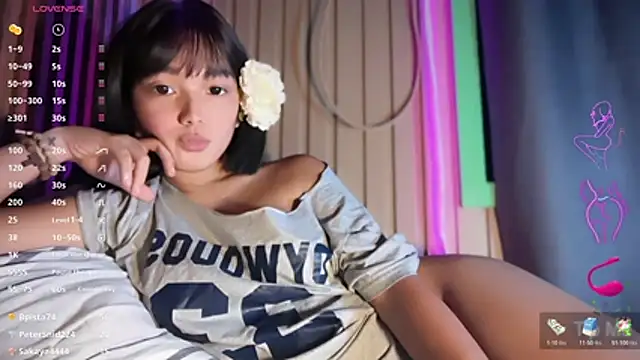 cutie_lisa18 (T teen) - BUZZ ME OWN ME AND OWN MY CUM