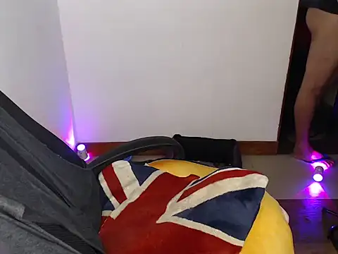 Hot_Muscle69 live cam on StripChat