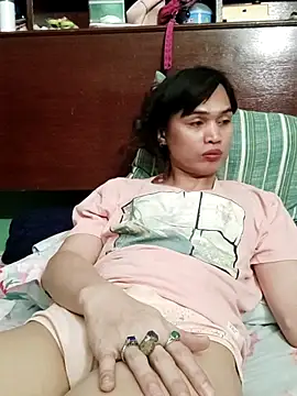 queensoreal (Ask my age) - Save me ,my heart is heavy..cum💦