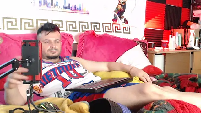 Hugec0ck007 live cam on StripChat