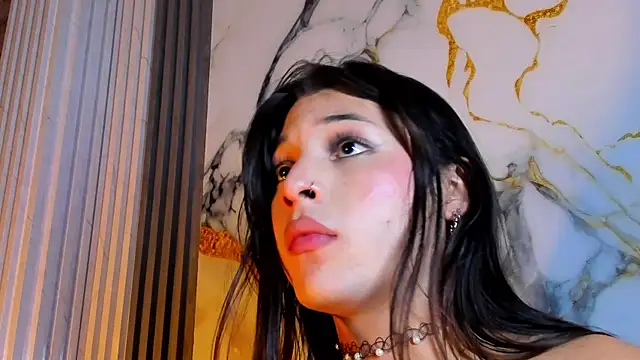 mlucreciasucker303av webcam