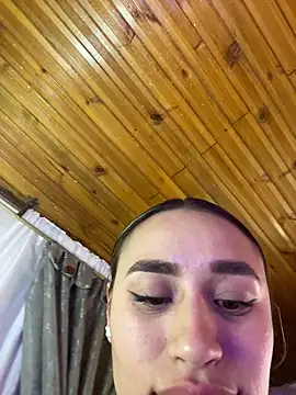 Victoria_Hils webcam