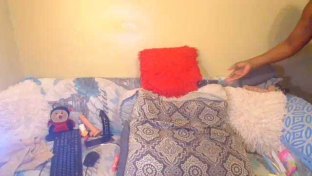 NoviaveeXXX webcam