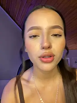 Sofia18_pinkk live cam