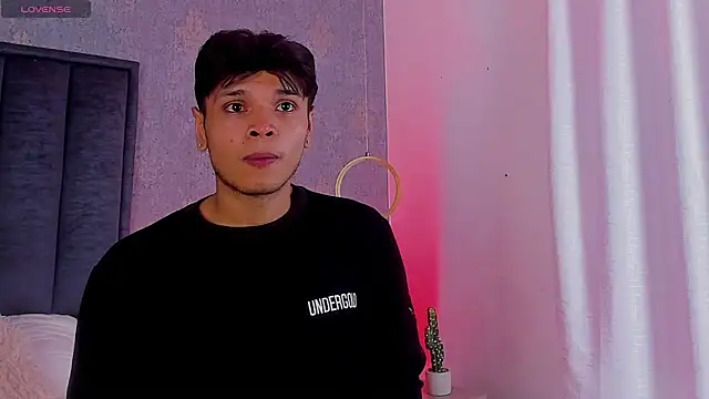 Alejandroo_Montenegro webcam