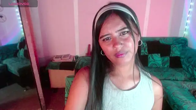 sweet_susy222 - Sweet_susy222's free webcam - UK Sex Cams