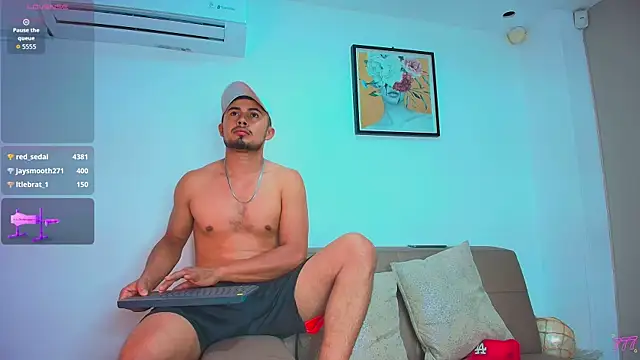 Valentiinoss live cam on StripChat