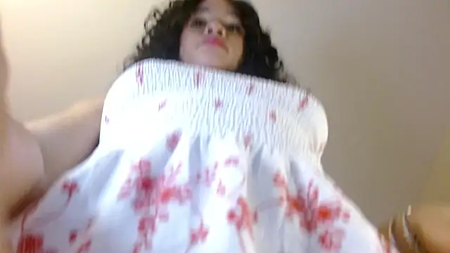 kiarablue live cam on StripChat