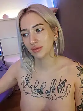 Gina-Lumara webcam
