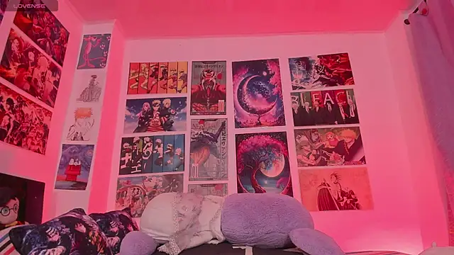 MissCurvyTop webcam