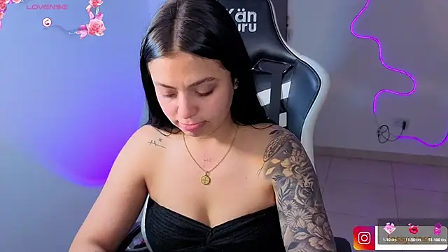 Victoryyy_ live cam on StripChat