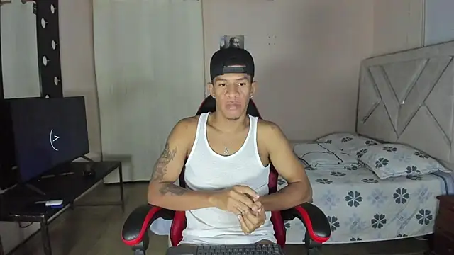 Toptony22 live cam on StripChat