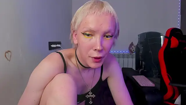 Lyricca live cam on StripChat