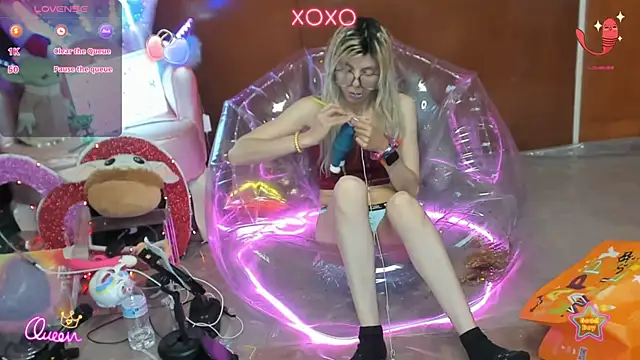Skinygirl live cam on StripChat