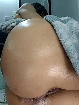 estrella_tasty live cam on StripChat
