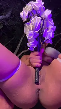 mariannella (F young) - fucking my pussy with the bouquet