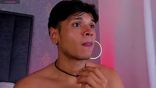 Alejandroo_Montenegro live cam on StripChat