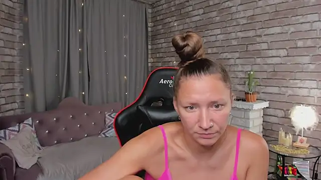 SarahCoksss live cam on StripChat