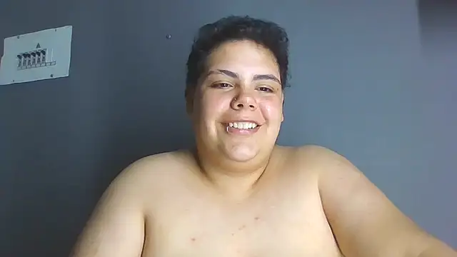Hailey_Curvy webcam