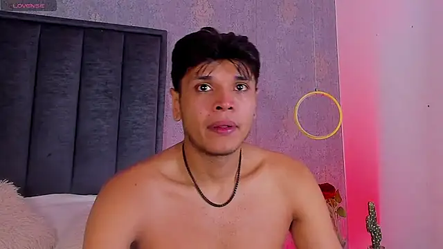 alejandroo_montenegro - Alejandroo_Montenegro's free webcam - UK Sex Cams