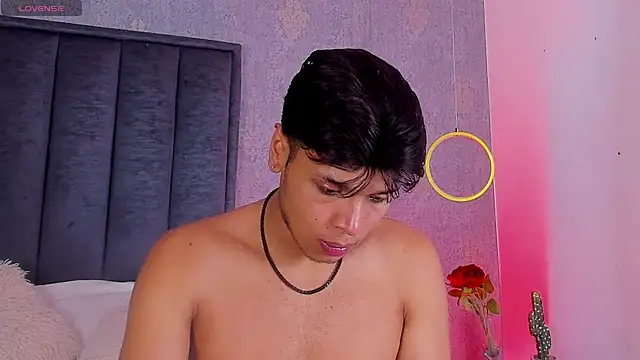 Alejandroo_Montenegro live cam on StripChat