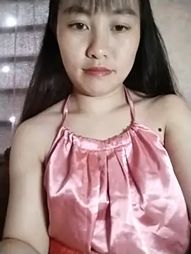 Cherry-squirtt live cam on StripChat
