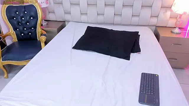 SalomeBins live cam on StripChat